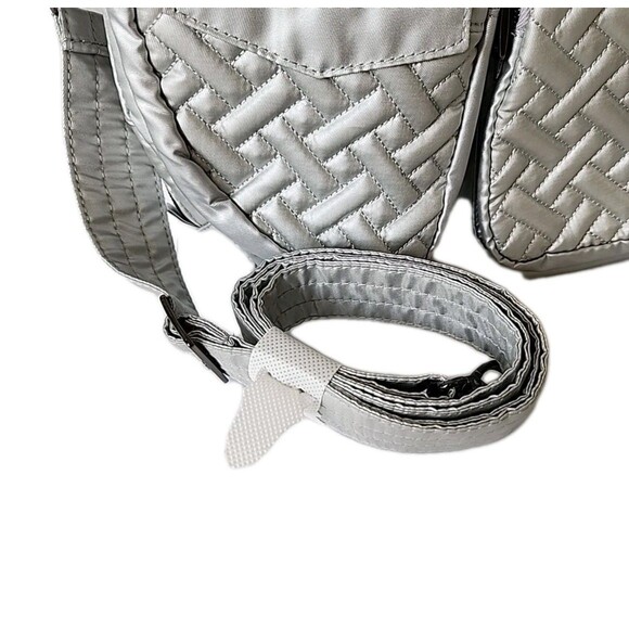 Lug Railcar Crossbody Tote Bag Metallic Silver Adjustable Removeable Strap RFID - Picture 7 of 12